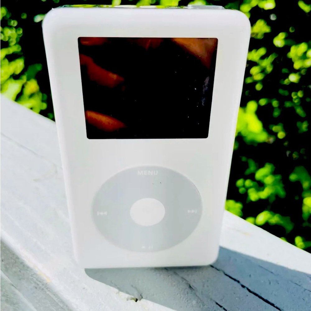 Apple iPod Classic 4th Gen A1099 60GB MP3 Player (please read) #1